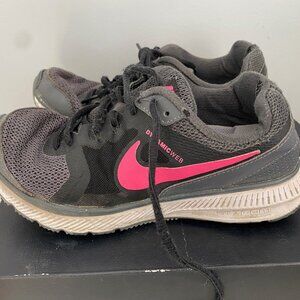 Nike Zoom Winflo Dynamic Web Athletic Shoe Black Pink 684490-017 Size 6